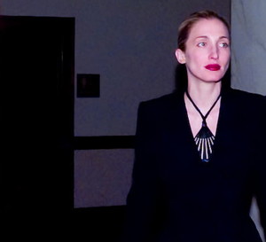 Najbardziej efektowne stylizacje Carolyn Bessette-Kennedy, które nigdy nie wyjdą z mody