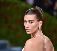 Hailey Bieber