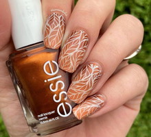 Liście na paznokciach, czyli prosty jesienny manicure