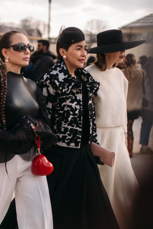 Street fashion po francusku. To najlepsze stylizacje paryżanek (oraz redaktorek mody i blogerek) z tygodnia mody w Paryżu jesień-zima 2023/2024