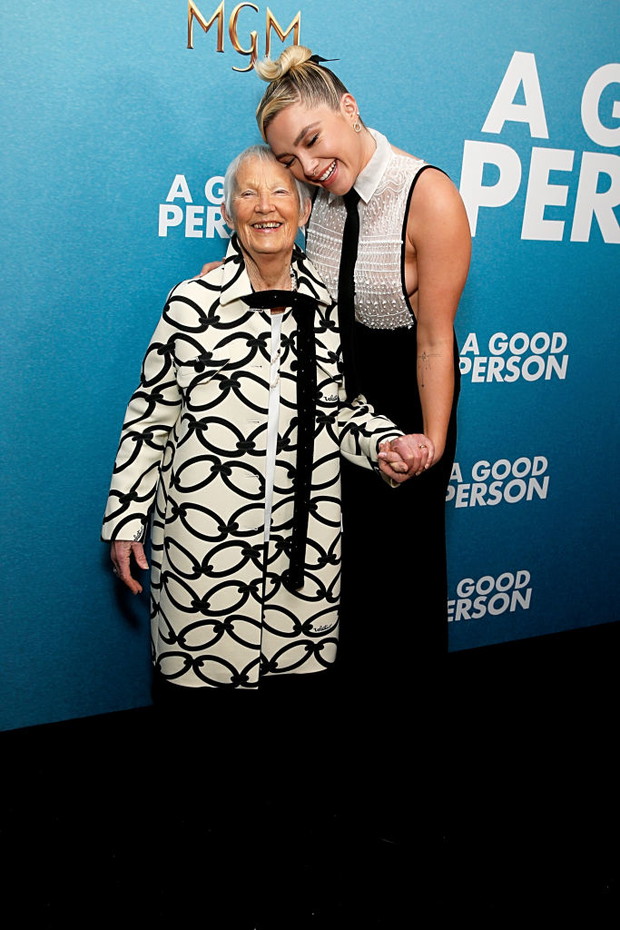 Florence Pugh z babcią, Pat Mackin