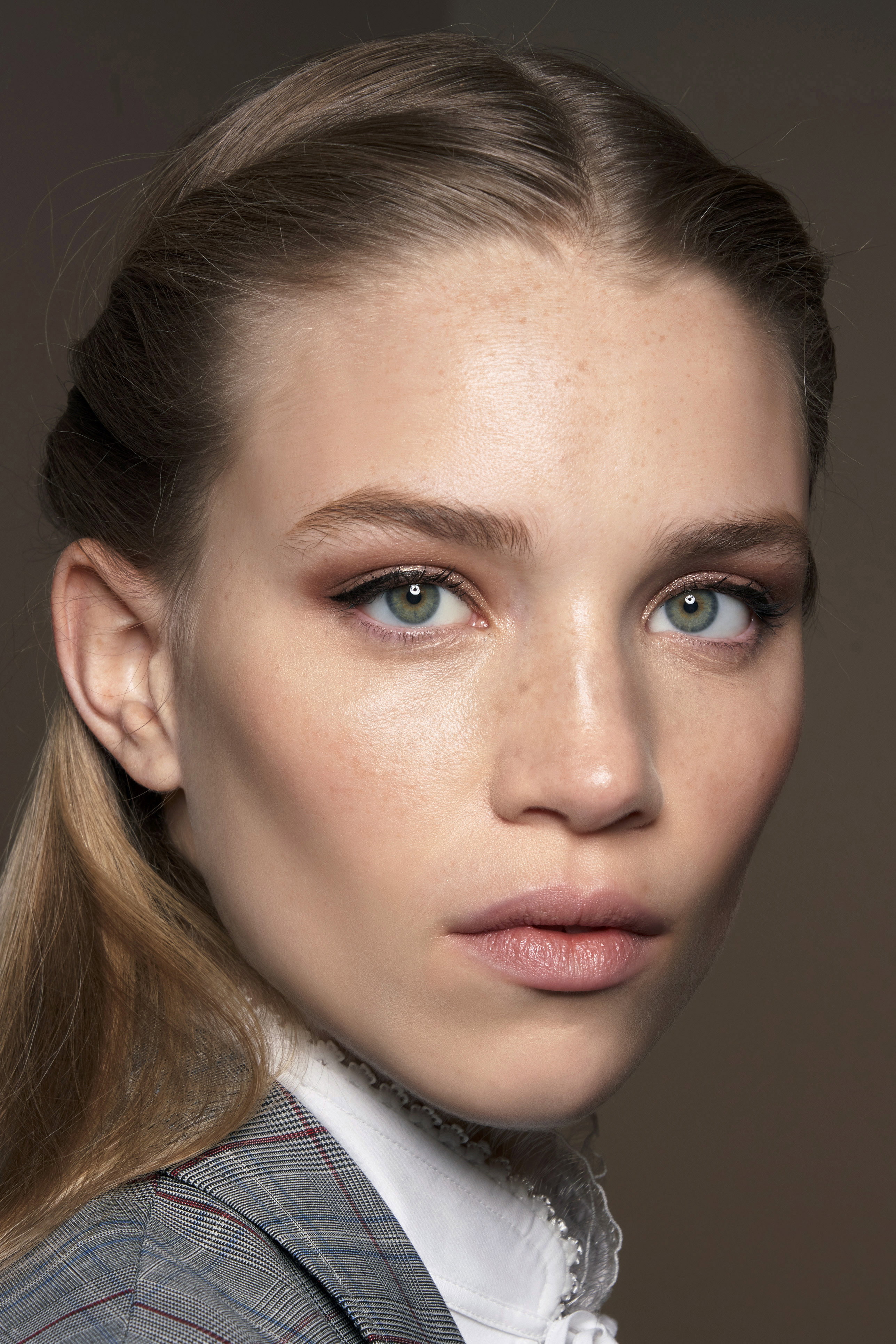 6 kosmetyków na piękną cerę bez makeupu