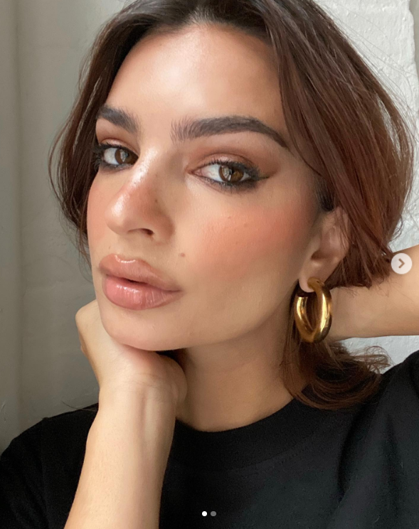 Kosmetolog Emily Ratajkowski