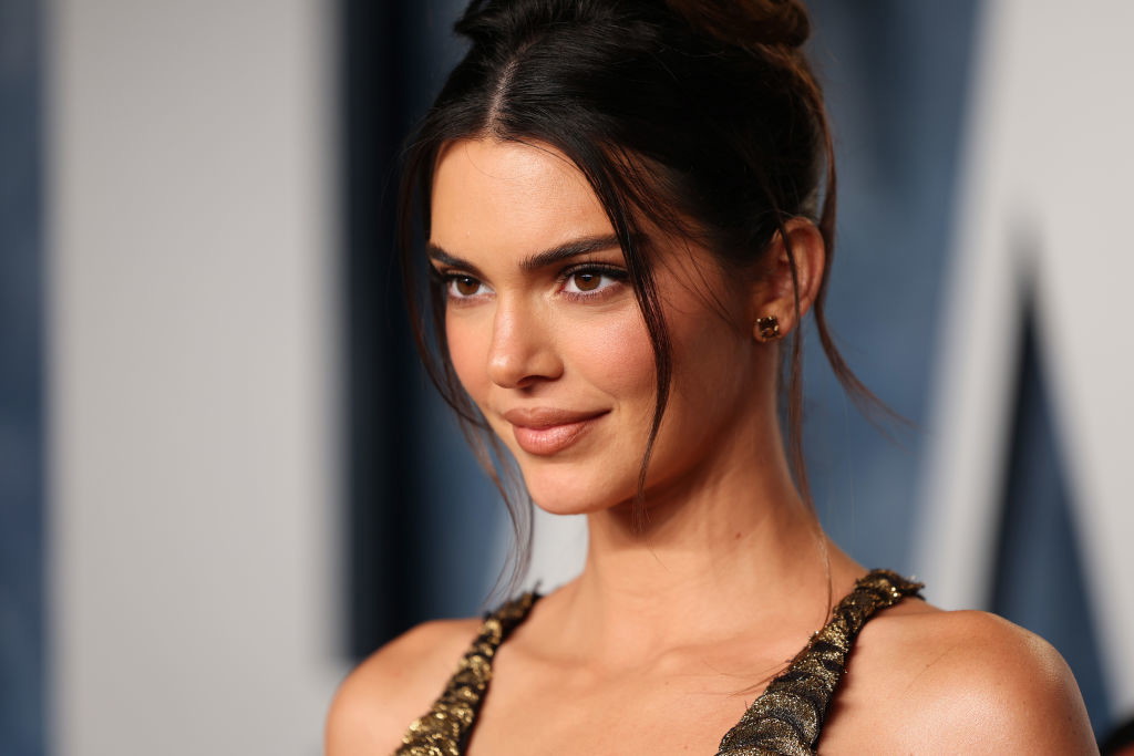 Kendall Jenner w skórzanym płaszczu Magdy Butrym