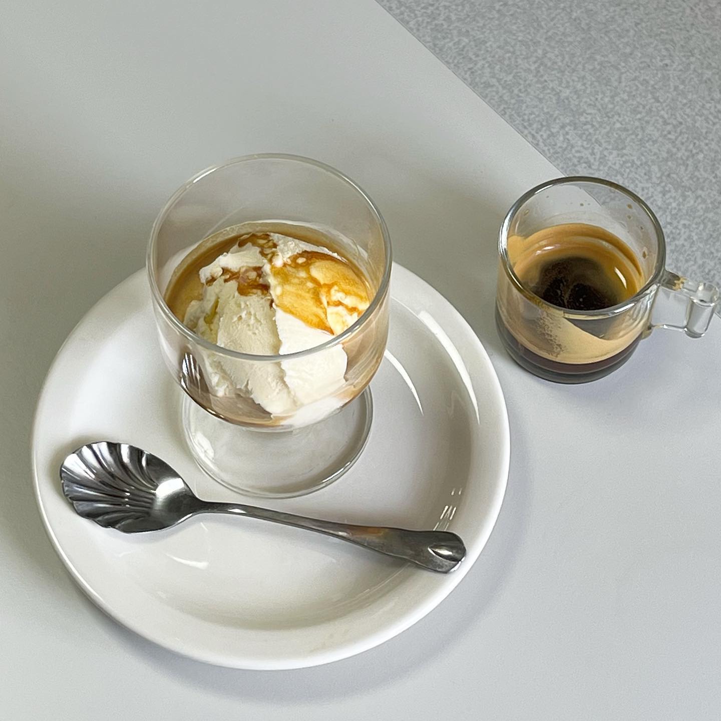 L'affogato al caffè to najpopularniejszy deser na upały