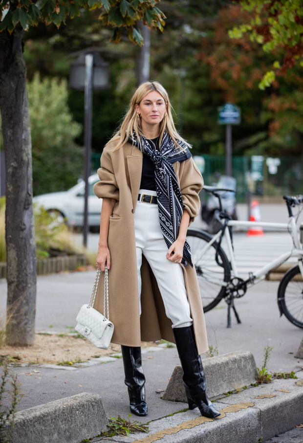 Street Style At Paris Fashion Week - Womenswear Spring Summer 2021 : Day Six