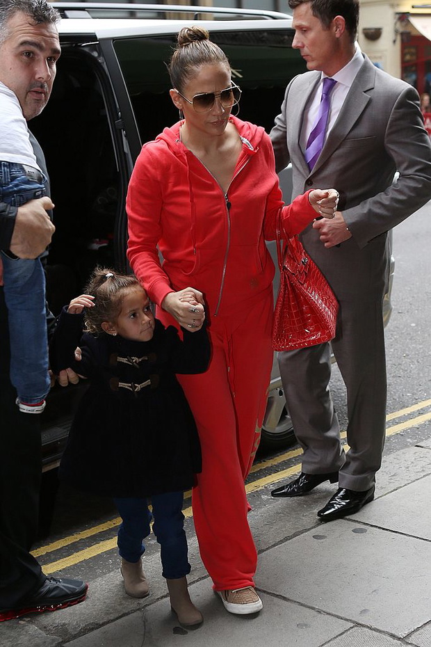 Jennifer Lopez Sighting In London - October 24, 2012