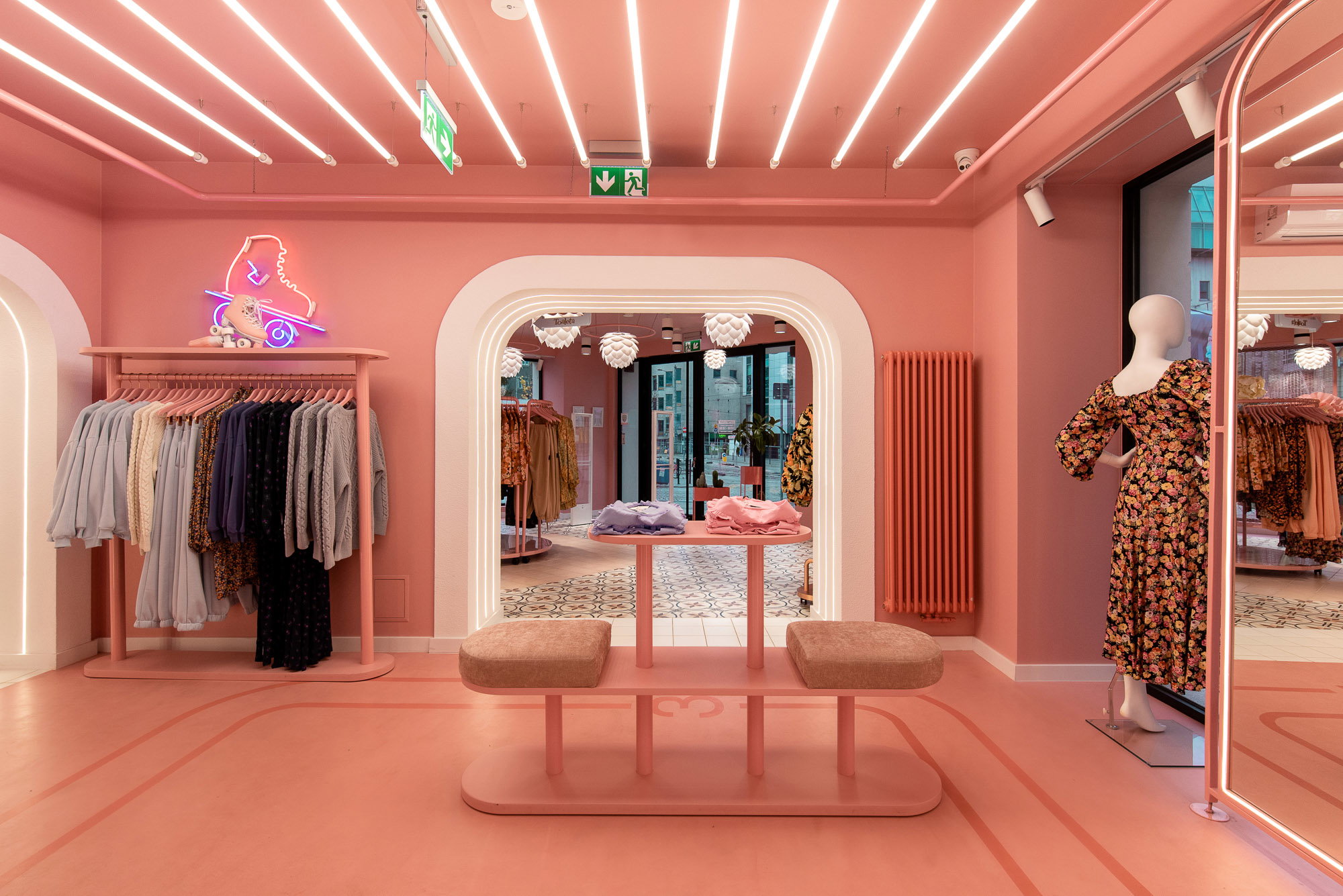 Różowy butik w Poznaniu, projekt: mode:lina™