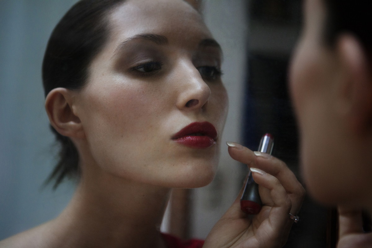 Jak malować usta? Wskazówki i triki, dzięki którym zrobisz trwały i piękny make-up