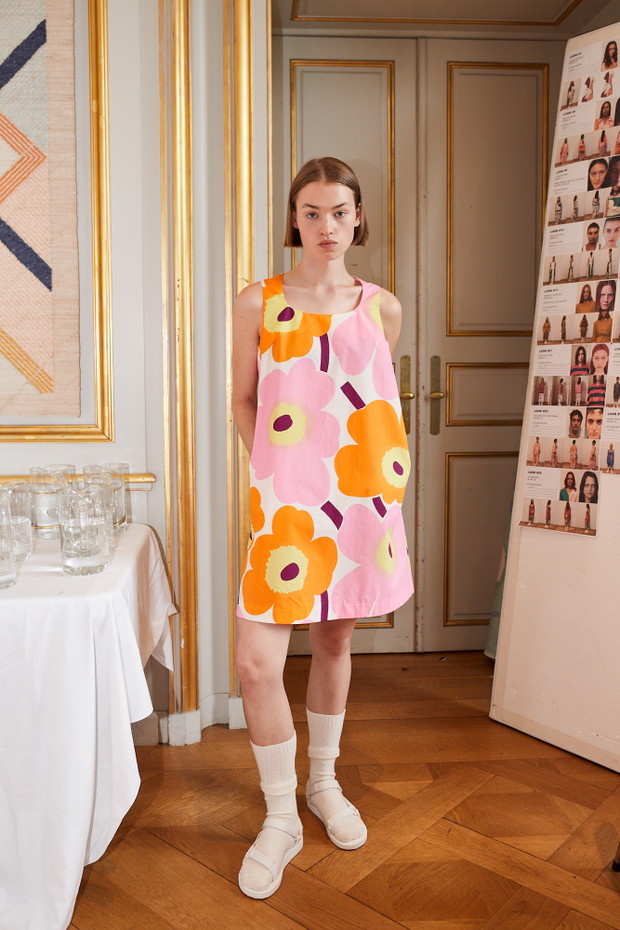 Backstage pokazu Marimekko wiosna-lato 2024