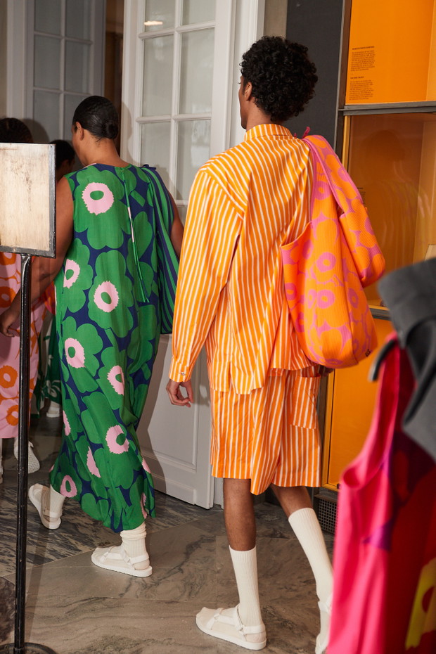 Backstage pokazu Marimekko wiosna-lato 2024