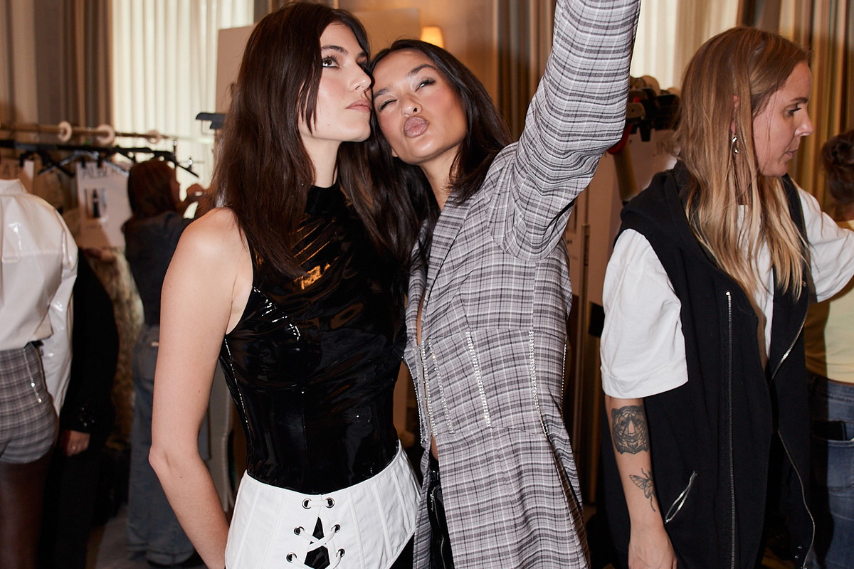 Backstage pokazu Rotate SS24.