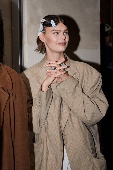 Backstage pokazu Henrik Vibskov SS24