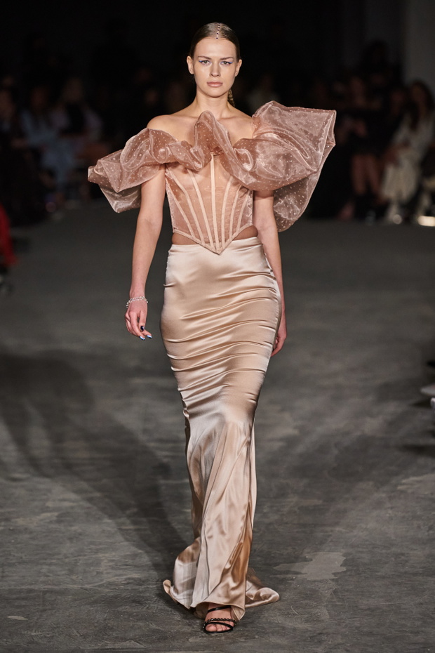 christian-siriano-jesien-zima-2022-2023-glebina59-c4387f8