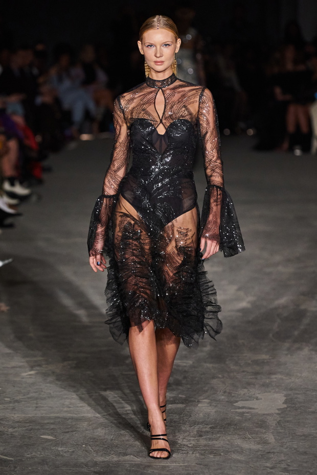 christian-siriano-jesien-zima-2022-2023-glebina51-6c4273e