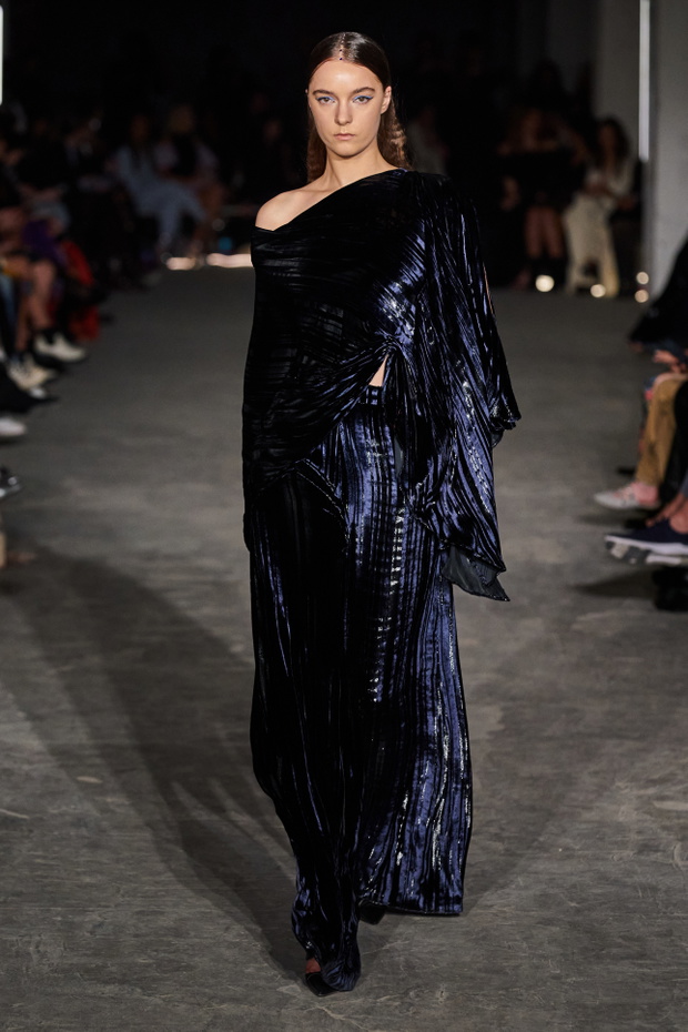christian-siriano-jesien-zima-2022-2023-glebina45-5708acd