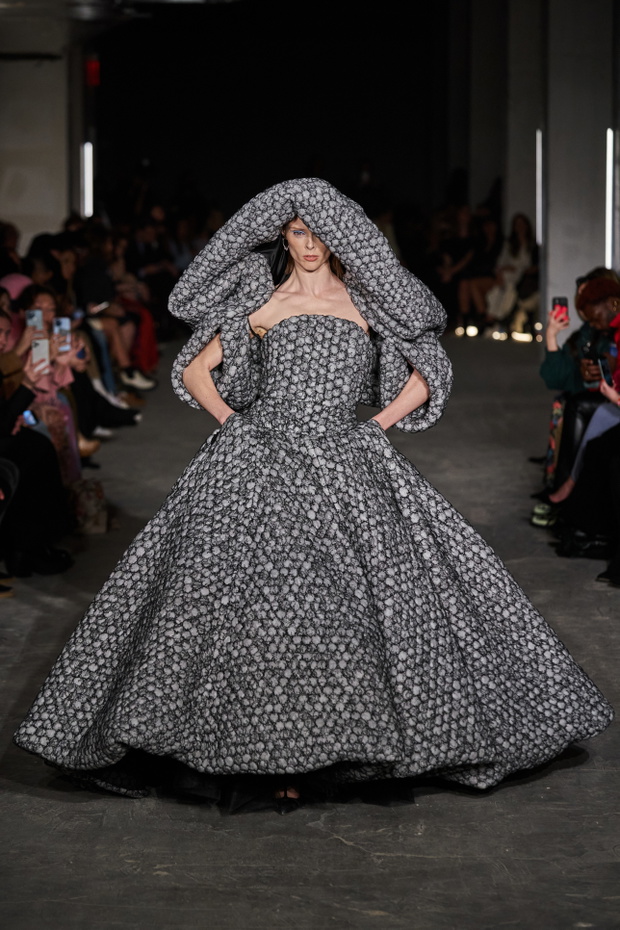 christian-siriano-jesien-zima-2022-2023-glebina64-5efce8a