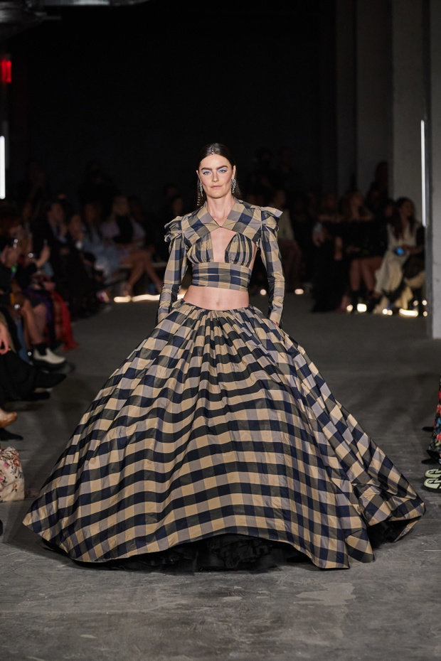 christian-siriano-jesien-zima-2022-2023-glebina62-985cda6