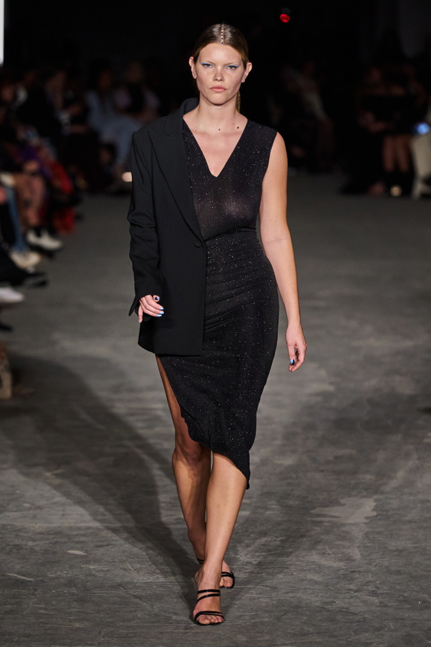 christian-siriano-jesien-zima-2022-2023-glebina37-e7f3a23
