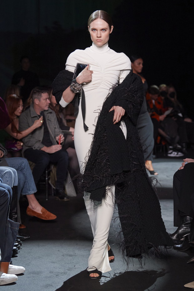 Brandon Maxwell jesień-zima 2022/2023. Krótko i na temat