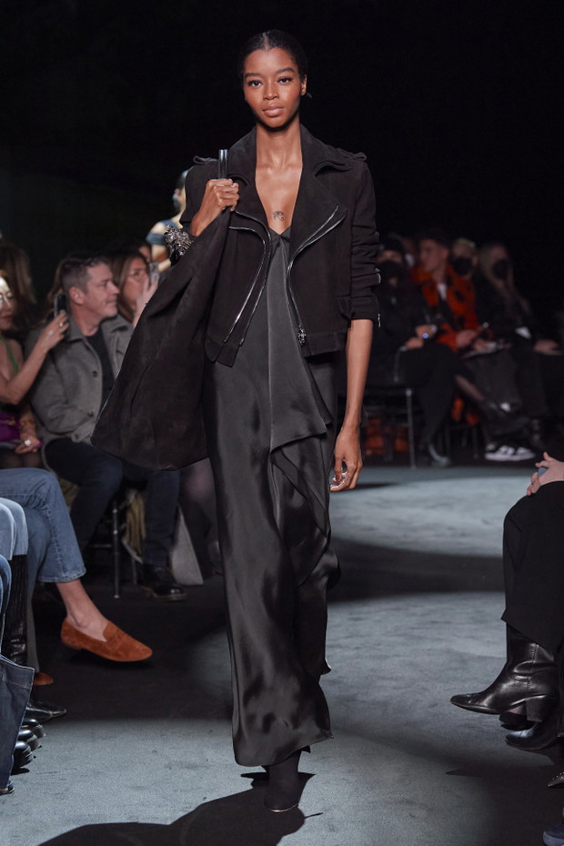 Brandon Maxwell jesień-zima 2022/2023. Krótko i na temat