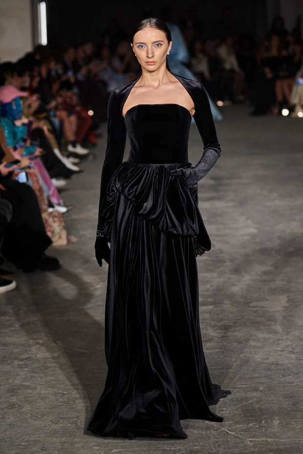 christian-siriano-jesien-zima-2022-2023-glebina55-802c6a4