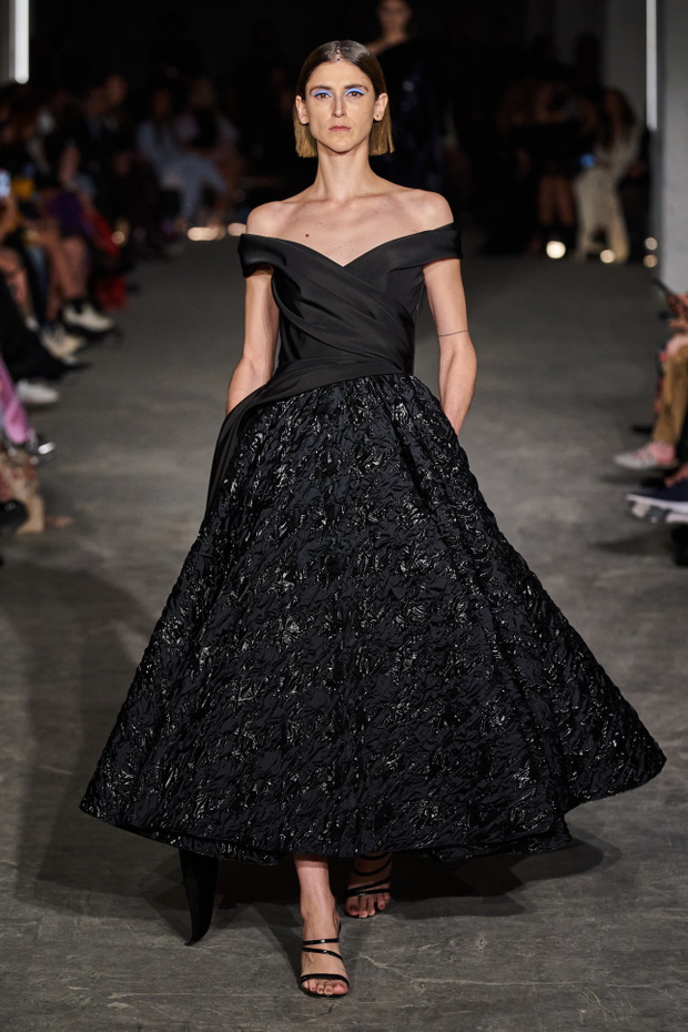 christian-siriano-jesien-zima-2022-2023-glebina44-d30f213