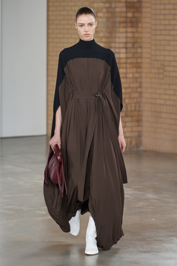 Proenza Schouler jesień-zima 2022/2023. Ekspersyjny minimalizm