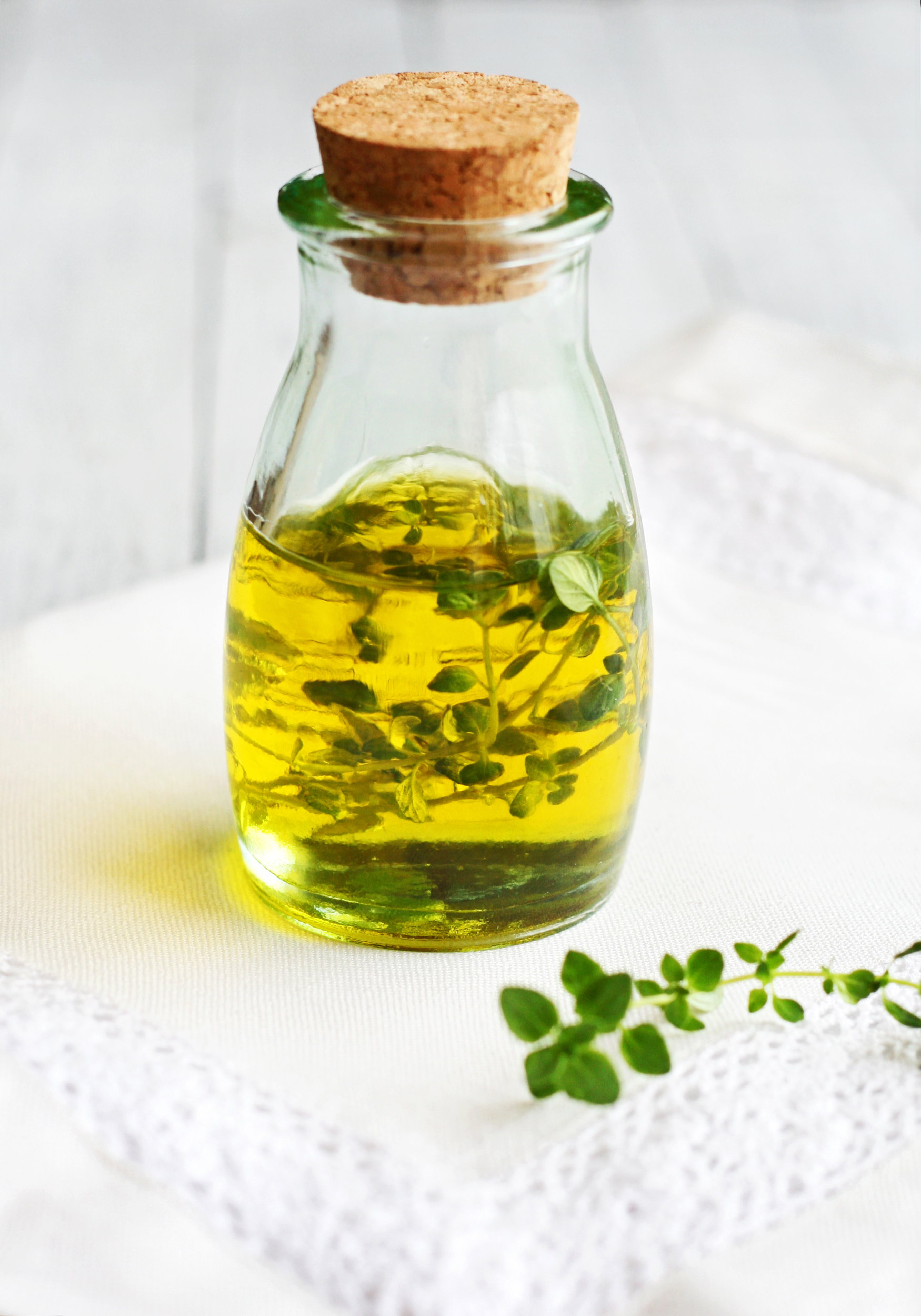 Olejek tymiankowy – właściwości. Świetny do aromaterapii i masażu
