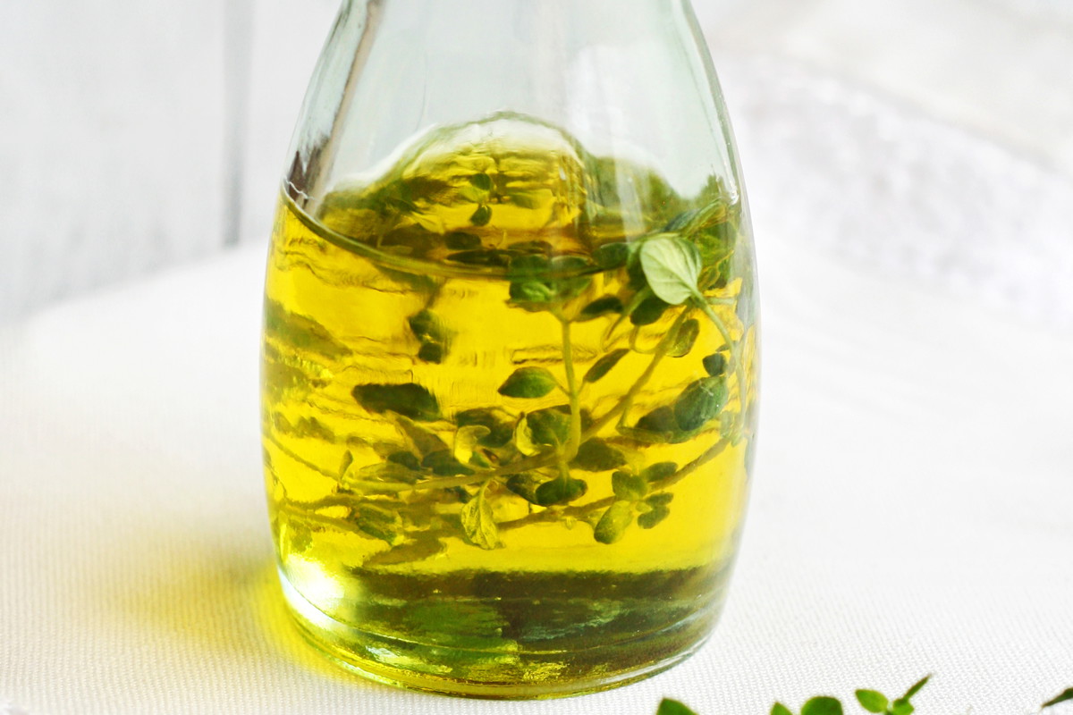 Olejek tymiankowy – właściwości. Świetny do aromaterapii i masażu