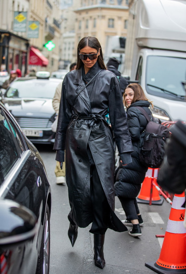 Street Style : Day Three - Paris Fashion Week - Womenswear F/W 2022-2023