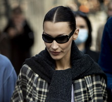 Bella Hadid, Mediolan FW22