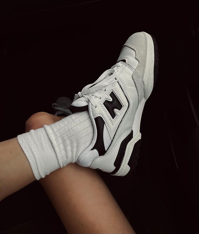 modne buty na wiosnę 2022: New Balance 550