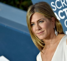 Jennifer Aniston używa tego kosmetyku od 15 lat. To jeden z jej sekretów na perfekcyjny makijaż