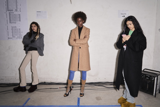 backstage-swiata-mody-dsquared2-fw2211-2564909
