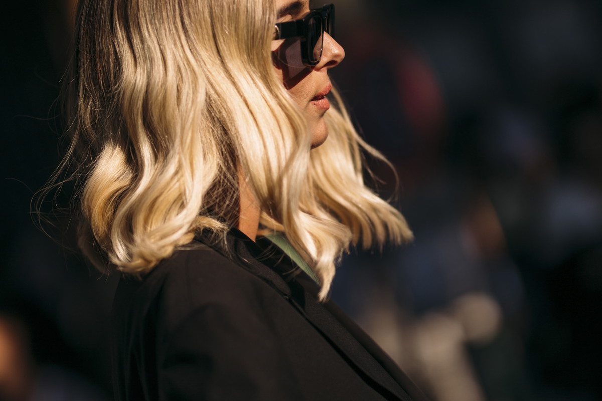Ombre blond: koloryzacja popularna w latach 00. wraca na salony. Jak wygląda dziś?