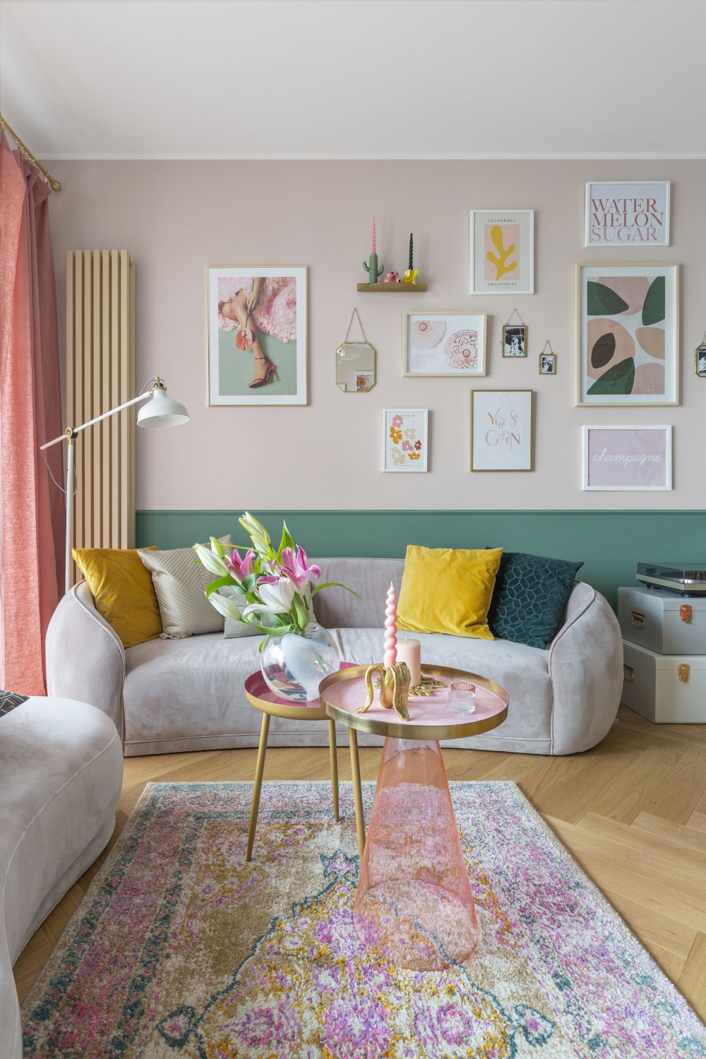 Mieszkanie w pastelach, projekt wnętrza: Angelika Front, architekt wnętrz / Decoroom , projekt kuchni i mebli: Katarzyna Domańska, architekt wnętrz / Decoroom Kitchen