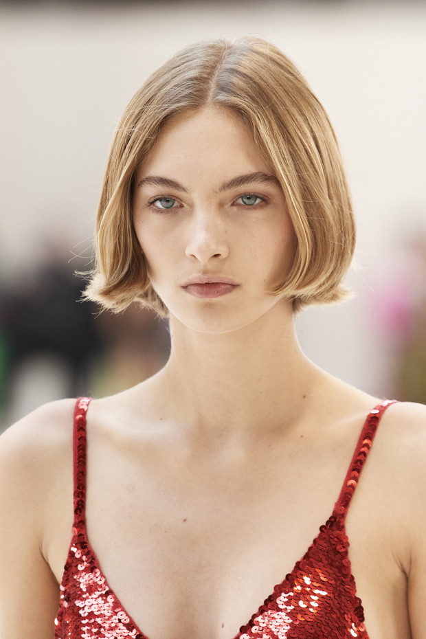 Modne fryzury wiosna-lato 2022: Loewe