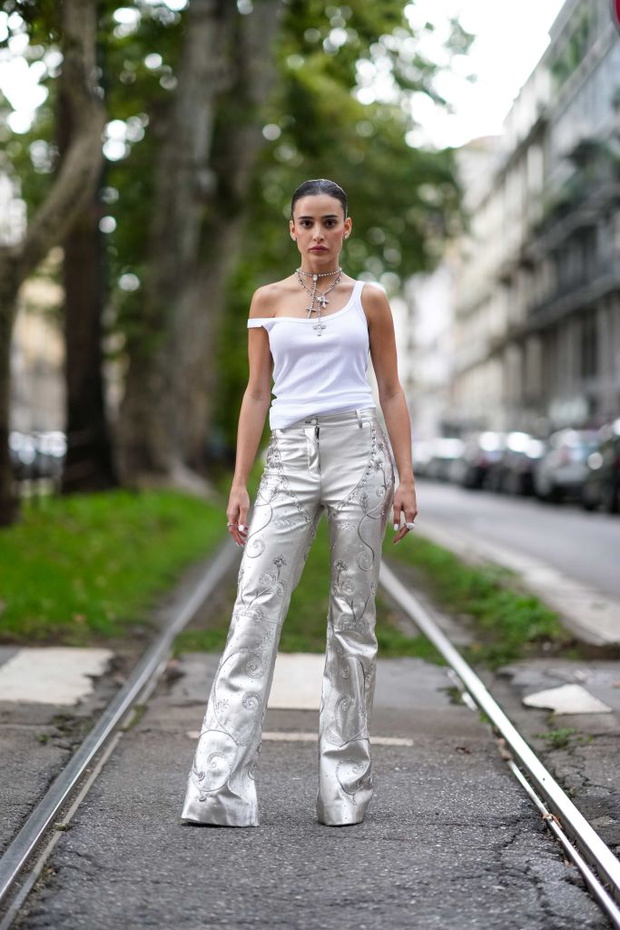 Street Style - Day 5 - Milan Fashion Week - Womenswear Spring/Summer 2024