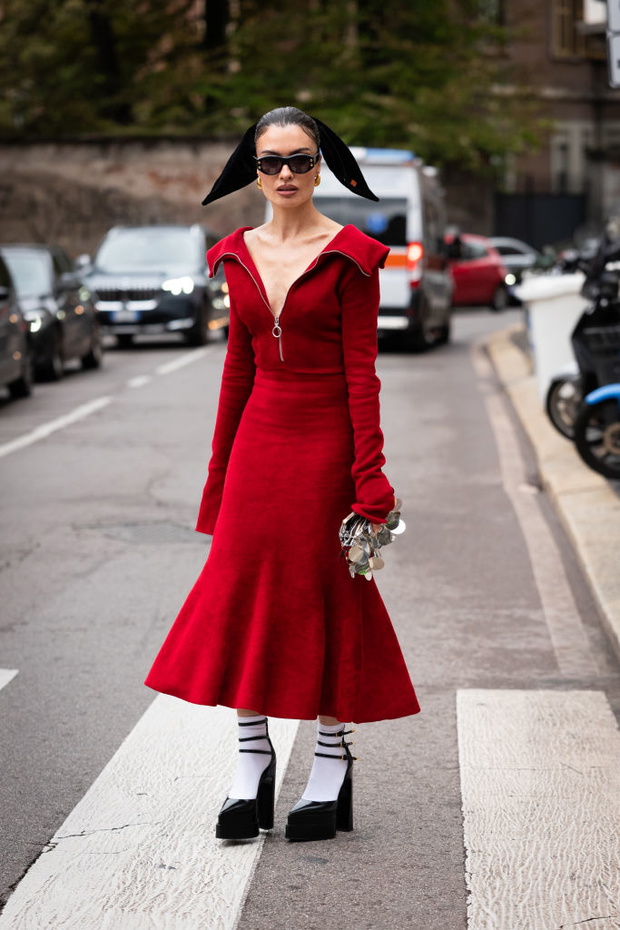 Street Style - Day 4 - Milan Fashion Week - Womenswear Spring/Summer 2024