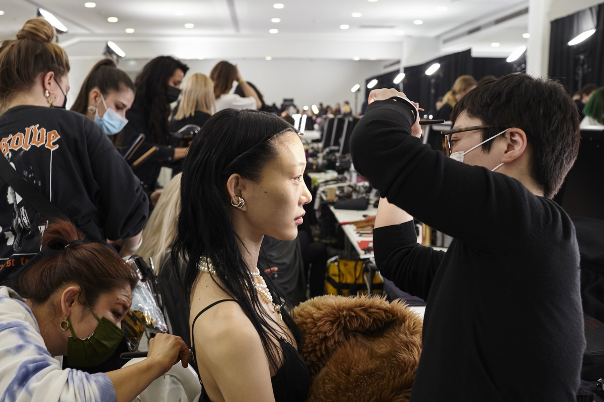 Givenchy jesień-zima 2022/2023 backstage