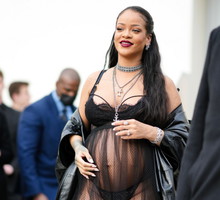 Rihanna na pokazie Dior jesień-zima 2022/2023
