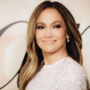 Paznokcie w stylu Jennifer Lopez podbijają internet. Gwiazda zdecydowała się na klasyczne mani w odświeżonej wersji