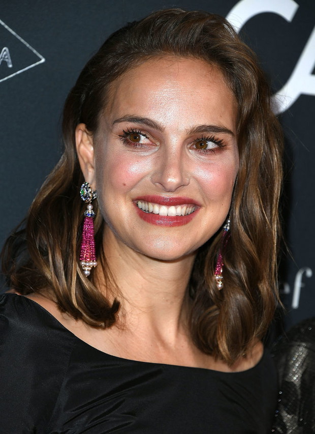Natalie Portman w rubinowej biżuterii