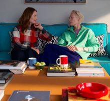 Julianne Moore i Tilda Swinton w filmie "W pokoju obok"