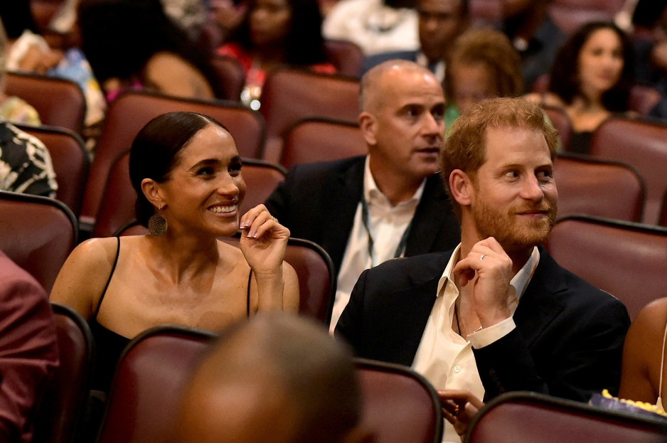 Meghan Markle we french manicure