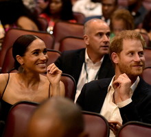 Meghan Markle we french manicure