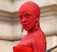 Doja Cat na pokazie Schiaparelli