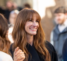 Julia Roberts w grzywce na pokazie Jacquemus
