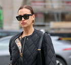 Irina Shayk zmienia ulicę w wybieg i już nosi płaszcz, który będą chciały mieć w szafie wszystkie fanki stylu mob wife